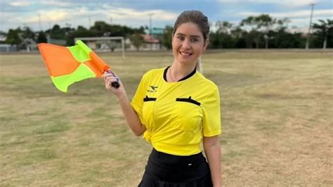 Débora Peixoto .
